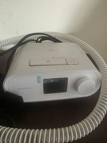 CPAP Philips Respironics bem conservado, com todos os acessórios.