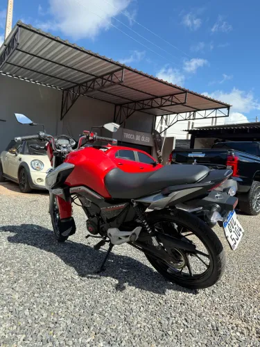 Vende-se Titan 2020
