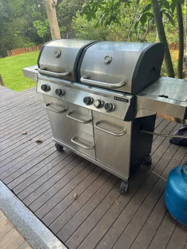 Churrasqueira a Gás Naterial em Inox | Grande | Bem Usada