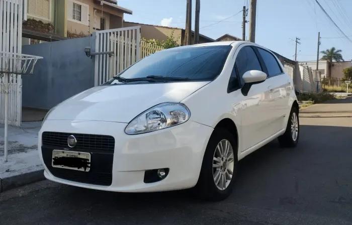 Fiat Punto Attractive 1.4 Fire Flex 8V 5P 2011