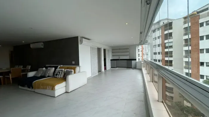 Imóvel para venda possui 170 metros quadrados com 4 quartos em Morro Sorocotuba - Guarujá
