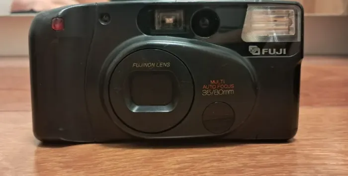 Câmera Analógica Fujifilm Multi Focus 35/80 mm