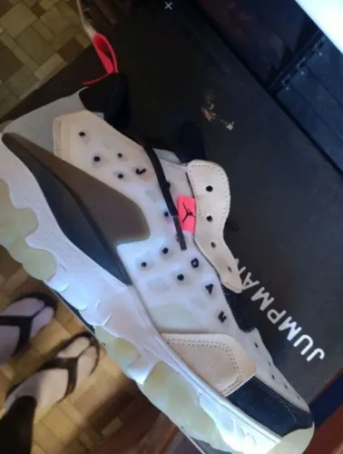 Tênis Jordan Delta 2 branco 42Br