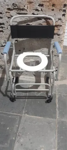 Cadeira de Rodas Higiênica - Assento Sanitário