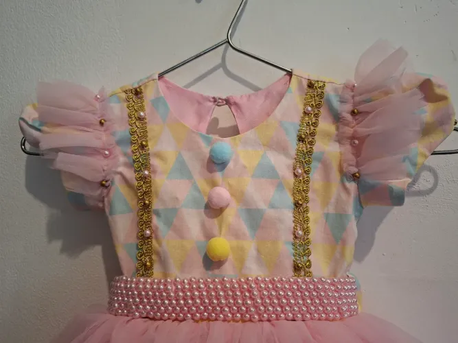 Vestido de festa infantil completo.