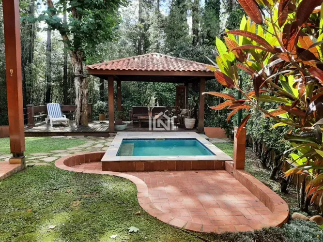 Casa à venda no condomínio Pinus Park