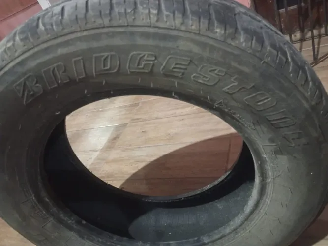 PNEUS BRIDGESTONE 215/65R16 SEMINOVOS