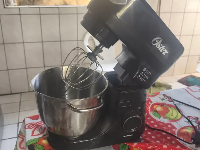 Batedeira Oster power 850W
