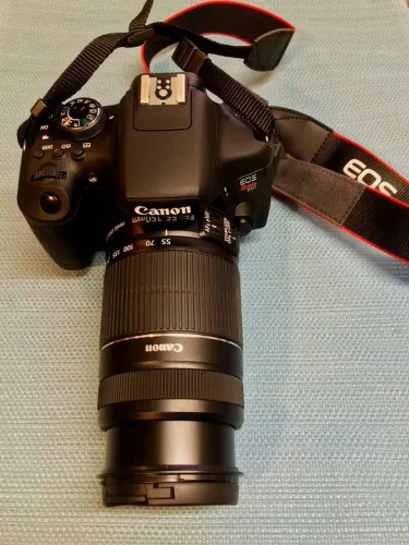 Camera fotografica canon t5i com lente esportiva+ microfone 2 baterias+bolsa+ carregador