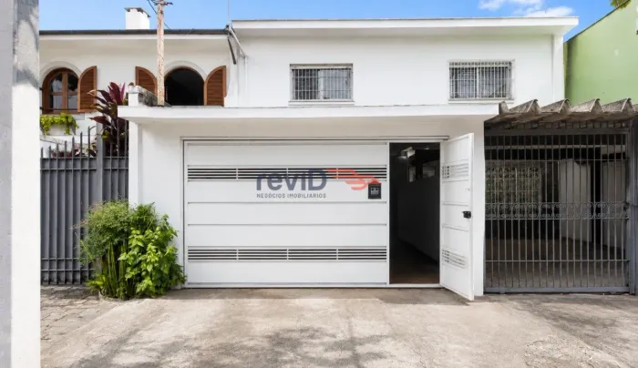 Casa - Campo Belo - 180m2 - 3 dorms - 1 edicula - 02 vagas - Pacote de locação R$ 5290,00