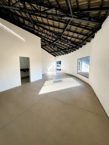 Salão comercial de esquina em Bady Bassitt