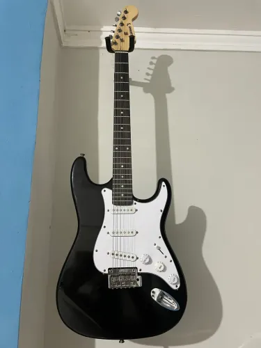 Guitarra Queen?s Stratocaster 