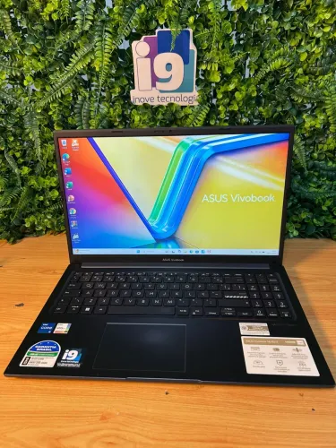 Notebook Asus Vivobook X1504Z i5 1235U 8GB 512GB NVME Placa de vídeo Iris XE Graphics 