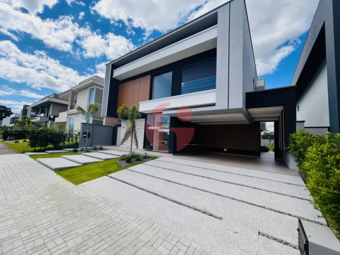 Casa à venda em condomínio fechado com 4 suítes e 6 banheiros- 458,35 m² Jardim do Golfe