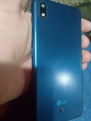 Celular LG k8 plus( pra aproveitamebto de peças)