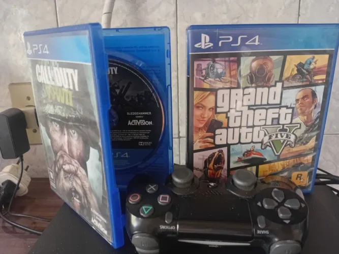 Vendo Ps4 slim extremamente novo com dois jogos e um controle .
