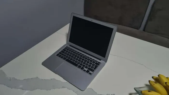 MacBook Air Core i5 | 8GB RAM | Ótimo para estudos e trabalho