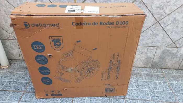 ? Cadeira de Rodas Nova (Usada apenas 1 vez!) - Suporta até 120kg