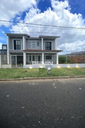 Sobrado em São José com 126.51 m² , 3 quarto(s) , 1 suíte(s) , 1 vaga(s). Sobrado em São J