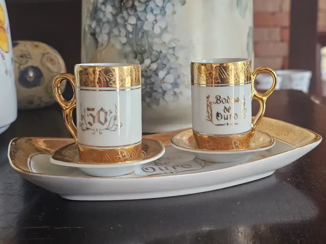 Par de Xícaras de café bodas de ouro relíquia