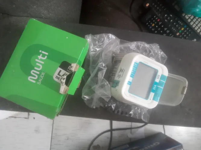 Medidor de Pressão, semi-novo, R$ 65,00.