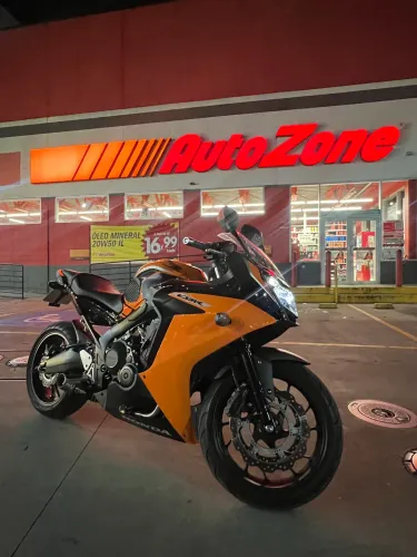 Vendo cbr650f moto impecável pegar e anda