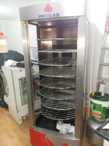 Máquina de assar galetos