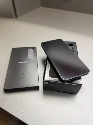 Samsung Galaxy S23 - 256 GB - Preto