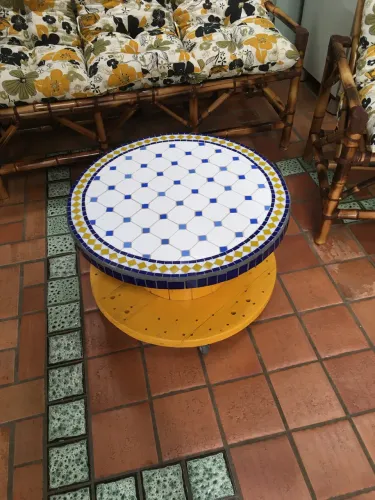 Mesa de centro mosaico em carretel