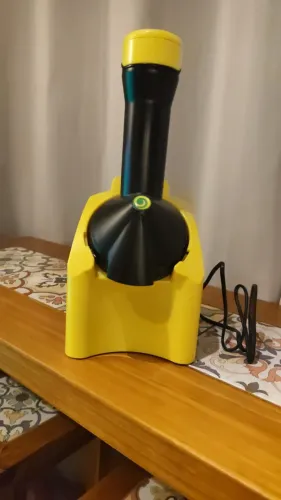 Máquina de sorvetes Yonanas