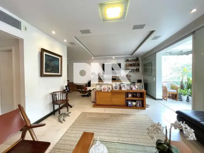 Cosme Velho, 4 quartos, 2 suítes, 3 vagas, 184m²