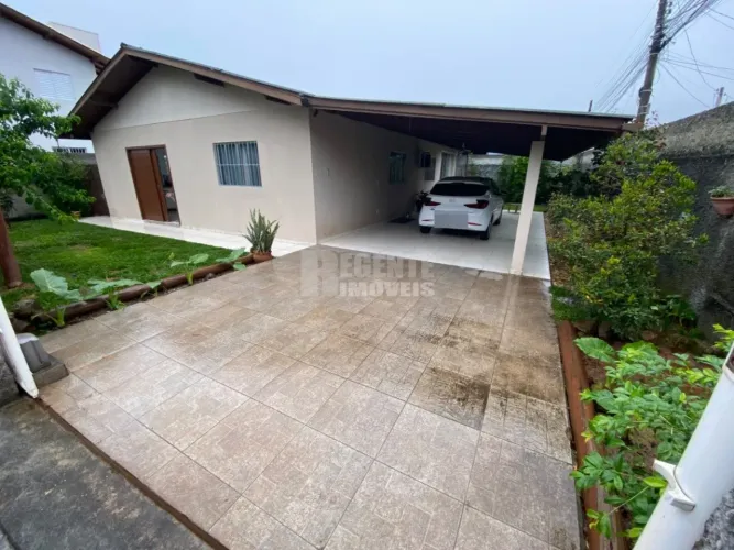 Ótima casa de 3 dormitórios para locação no bairro Tapera da Base!