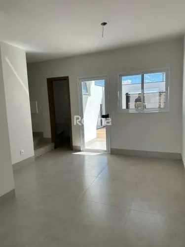 Casa à venda, 2 quartos, Novo Mundo - Uberlândia/MG - Rotina Imobiliária