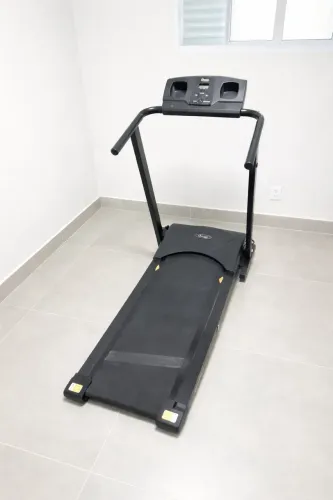 Esteira Dream Fitness elétrica (modelo básico/residencial)