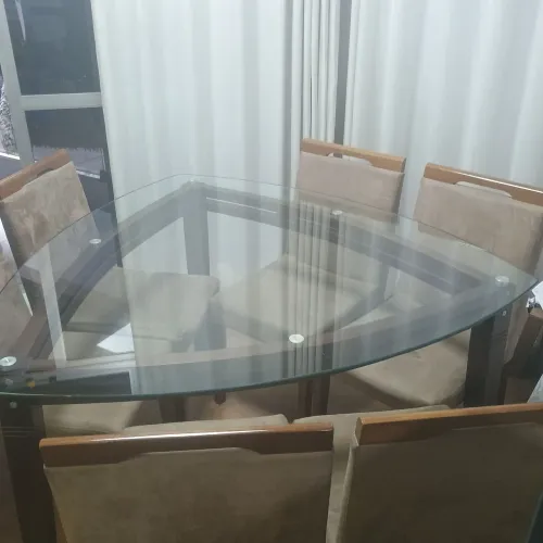 Mesa de jantar com 6 cadeiras
