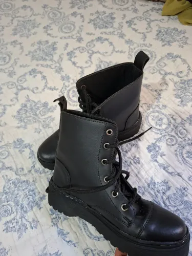 Bota coturno preta