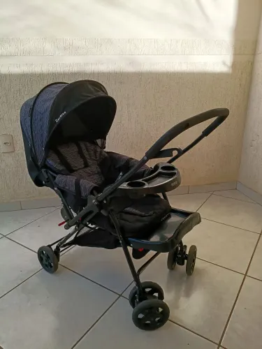 Vendo carrinho de bebê e bebê-conforto Cosco 2 em 1 em ótimo estado