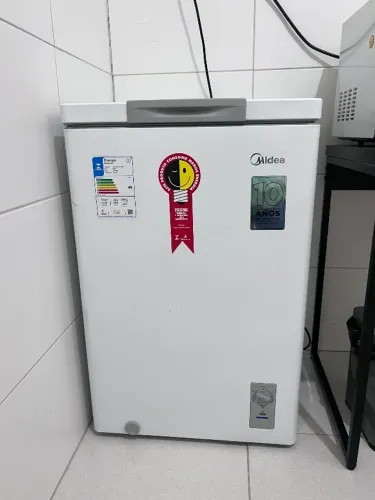Refrigerador Midea 100 Litros - Compacto, Econômico e em Ótimo Estado