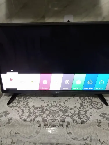 TV LG 32 polegadas smart , semi-novo