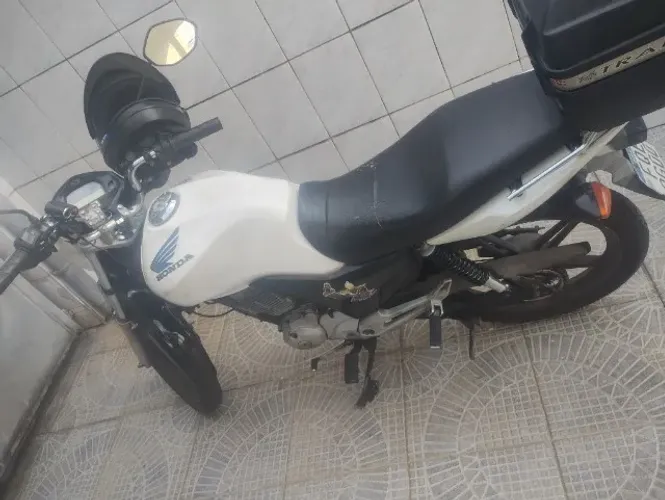 Vende-se moto ch cargo 150 214, moto em dia nada pra fazer