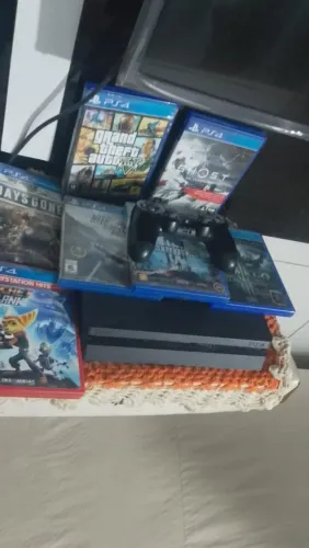 Playstation 4 super slim 