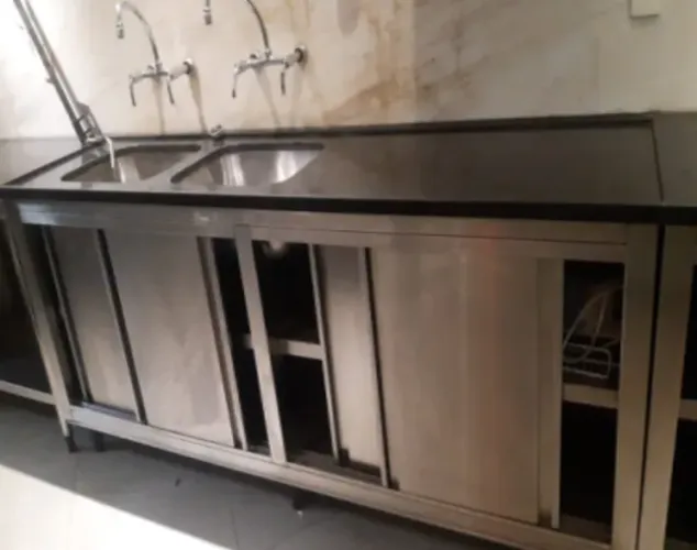 BANCADA C/ GRANITO 4 PORTAS DE CORRER C/2PIAS 220X60 PIA 48X30 ALFATEC