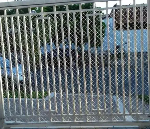 INSTALAÇÃO DE TELA EM JANELA/PORTÃO