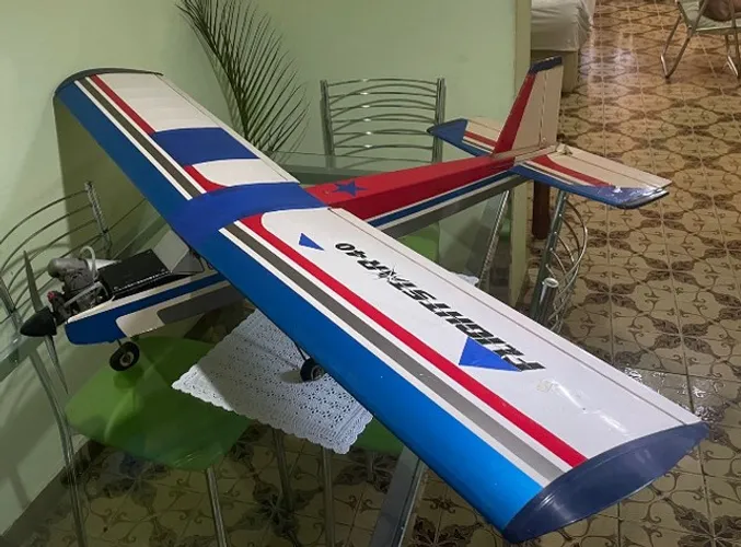 Aeromodelo treinador - Flightstar 40