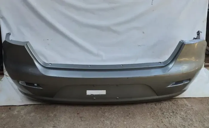 Parachoque traseiro Fiat Siena 2008/2012 com detalhe
