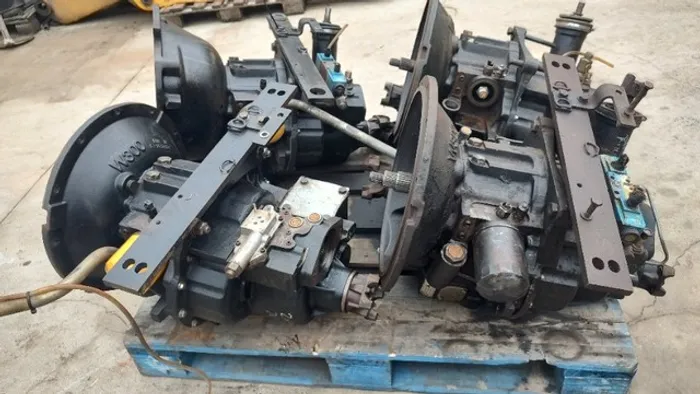 Transmissões 4x4 e 4x2 retroescavadeira JCB 3C