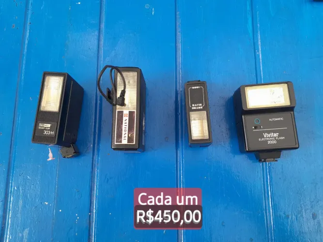 4 Flashes para Câmera - R$450,00 cada