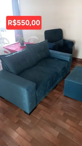 SOFÁ AZUL DIFERENTE 