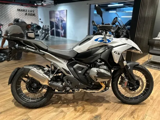 BMW R 1300 GS PLUS 2025 - TECNOLOGIA, CONFORTO E PERFORMANCE EM ALTO NÍVEL