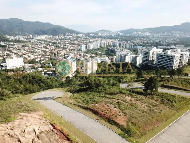 À venda | Terreno com 1.023m² em condomínio fechado no Itacorubi.